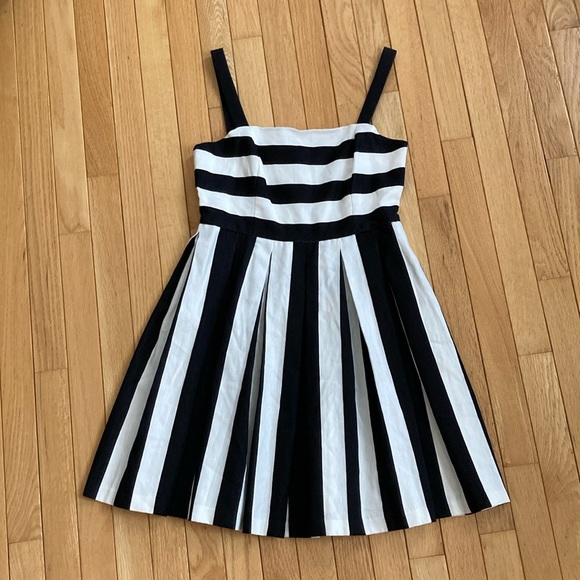 LOFT Dresses & Skirts - LOFT Dress